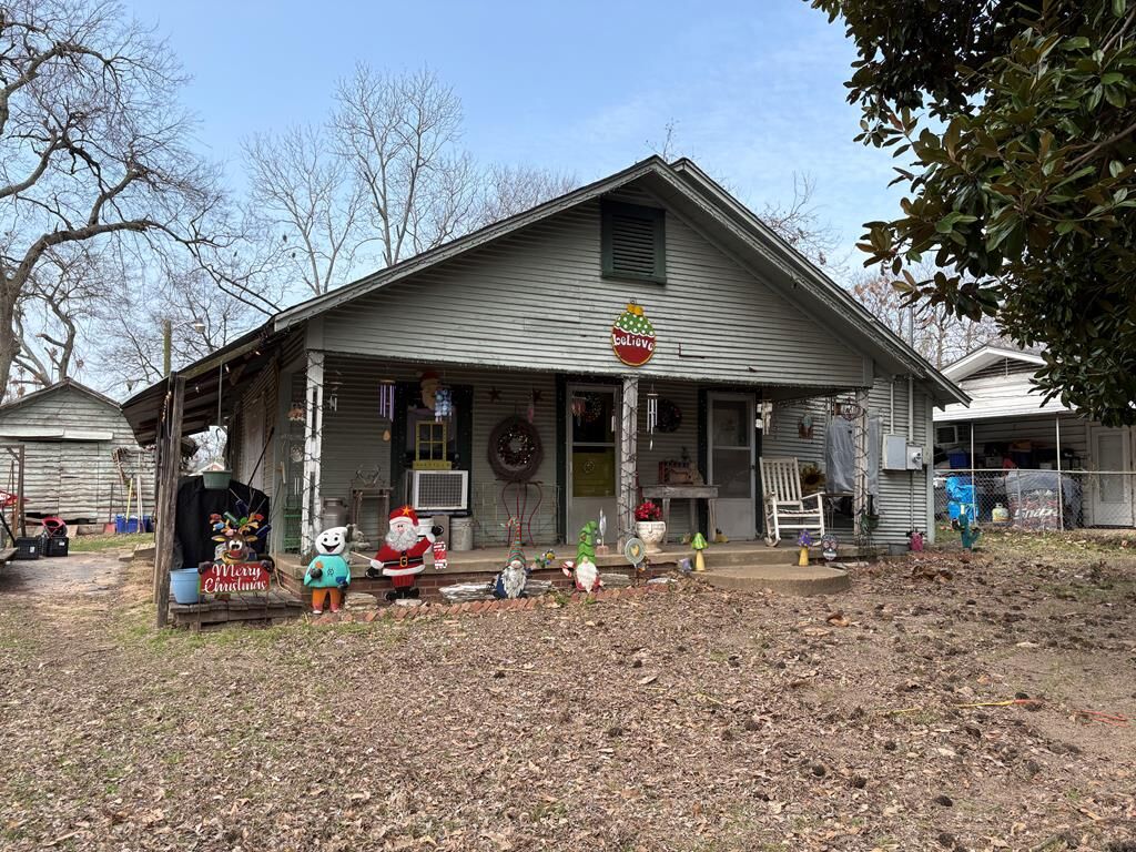 Property Photo:  705.5 Mill Street  TX 75652 