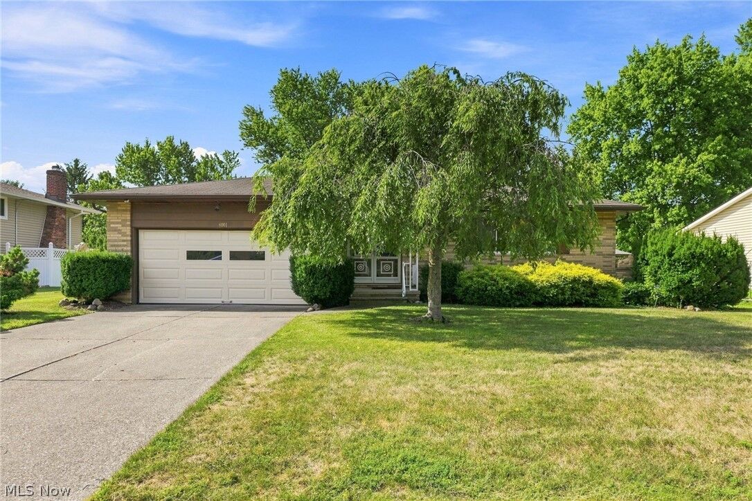 Property Photo: 8001 Royalview Drive OH 44129