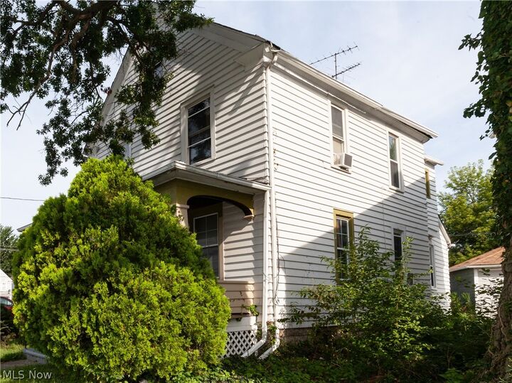 Property Photo: 700 W 17th Street OH 44052