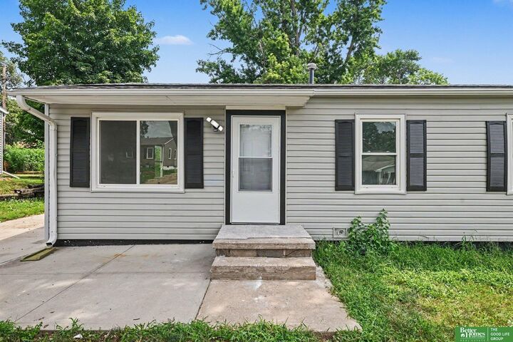 Property Photo:  7625 S 40th Street  NE 68147 