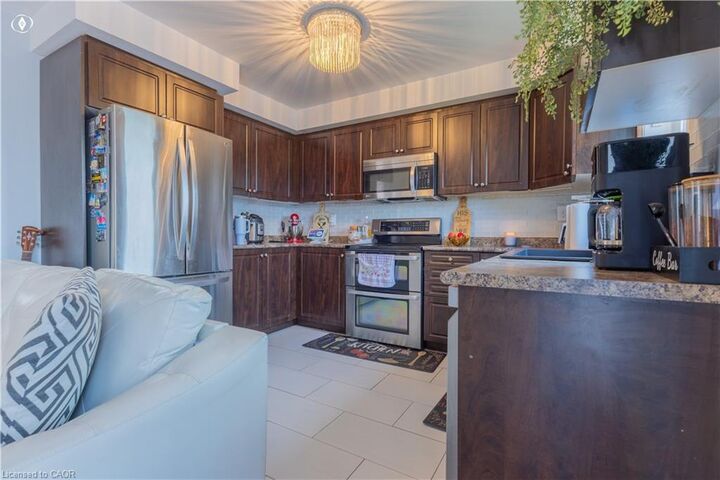 Property Photo:  105 Bloomington Drive  ON N1P 1J6 