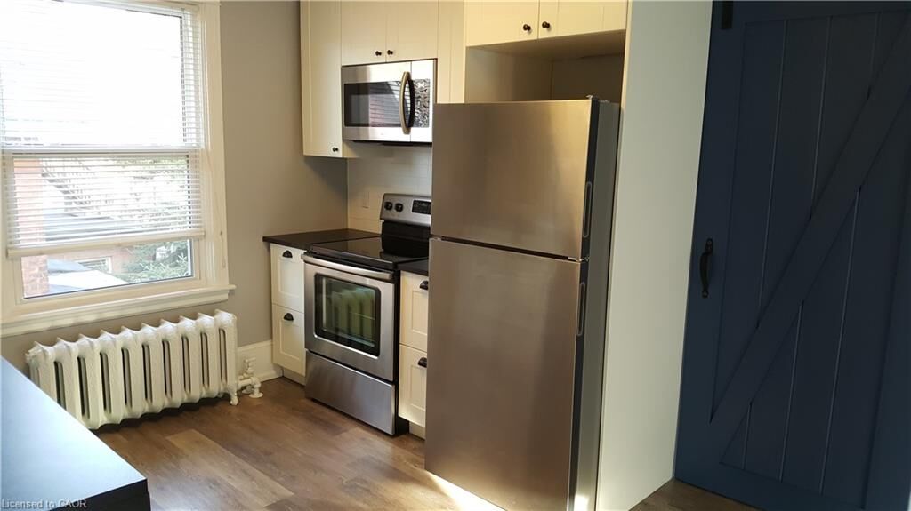 Property Photo:  47 Sherman Avenue S 3  ON L8M 2P6 