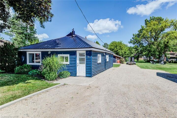 14 Maddison Street E — photo 1
