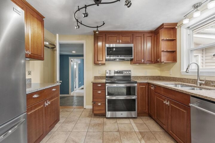 Property Photo:  2 Stratton Dr  MA 01749 