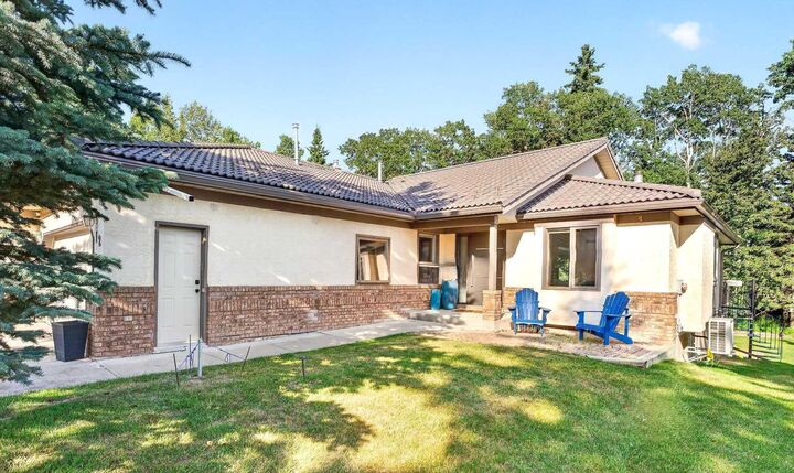 Property Photo: 12 Sunset Way AB T0L 1W3
