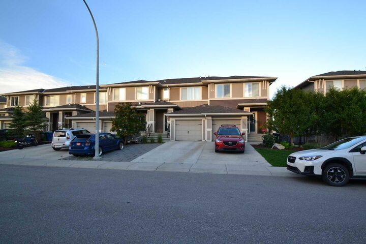 Property Photo: 613 Hillcrest Road SW AB T4B 4C8