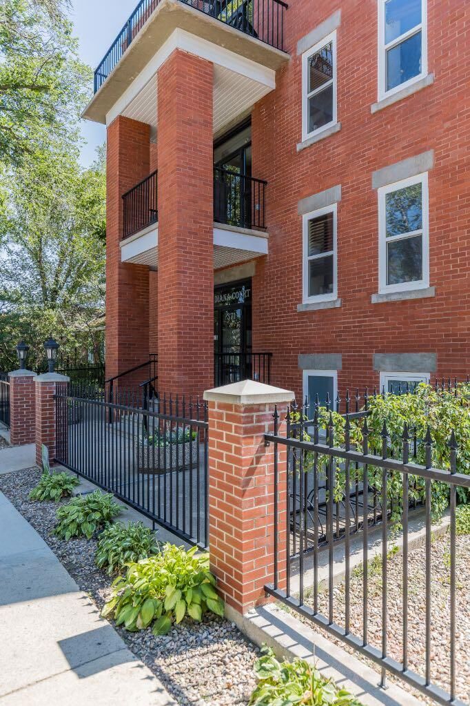 Property Photo: 371 Aberdeen Street SE 406 AB T1A 0R4