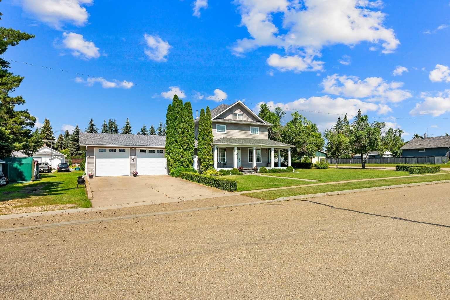 Property Photo: 5100 3 Avenue AB T0B 0V0