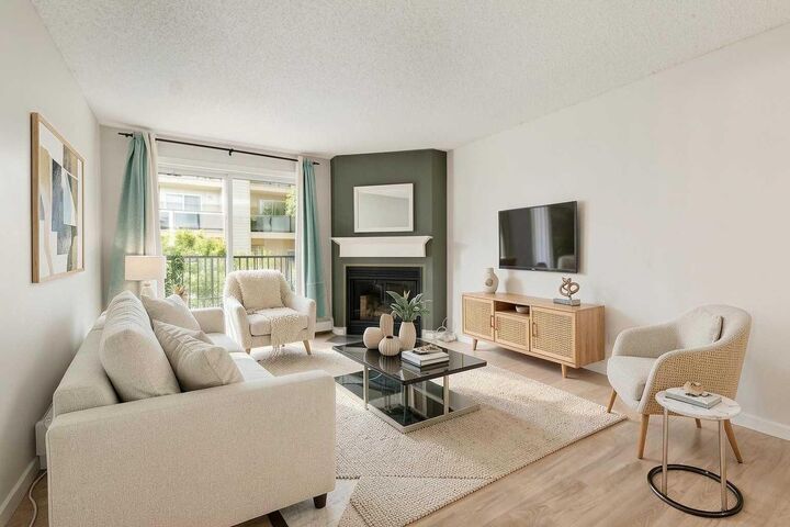 Property Photo:  385 Patterson Hill SW 4203  AB T3H 2P3 
