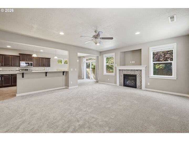 Property Photo: 3043 Guadalupe Way OR 97408