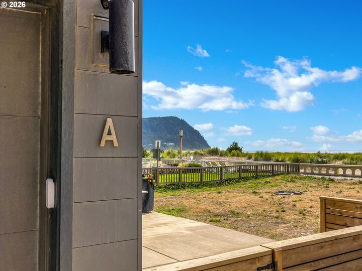 Property Photo: 321 S Prom A OR 97138