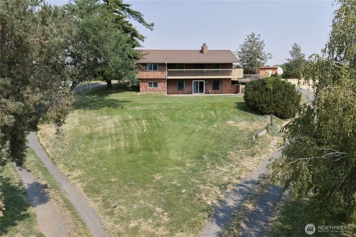 Property Photo:  782  Electric Ave  WA 99362 