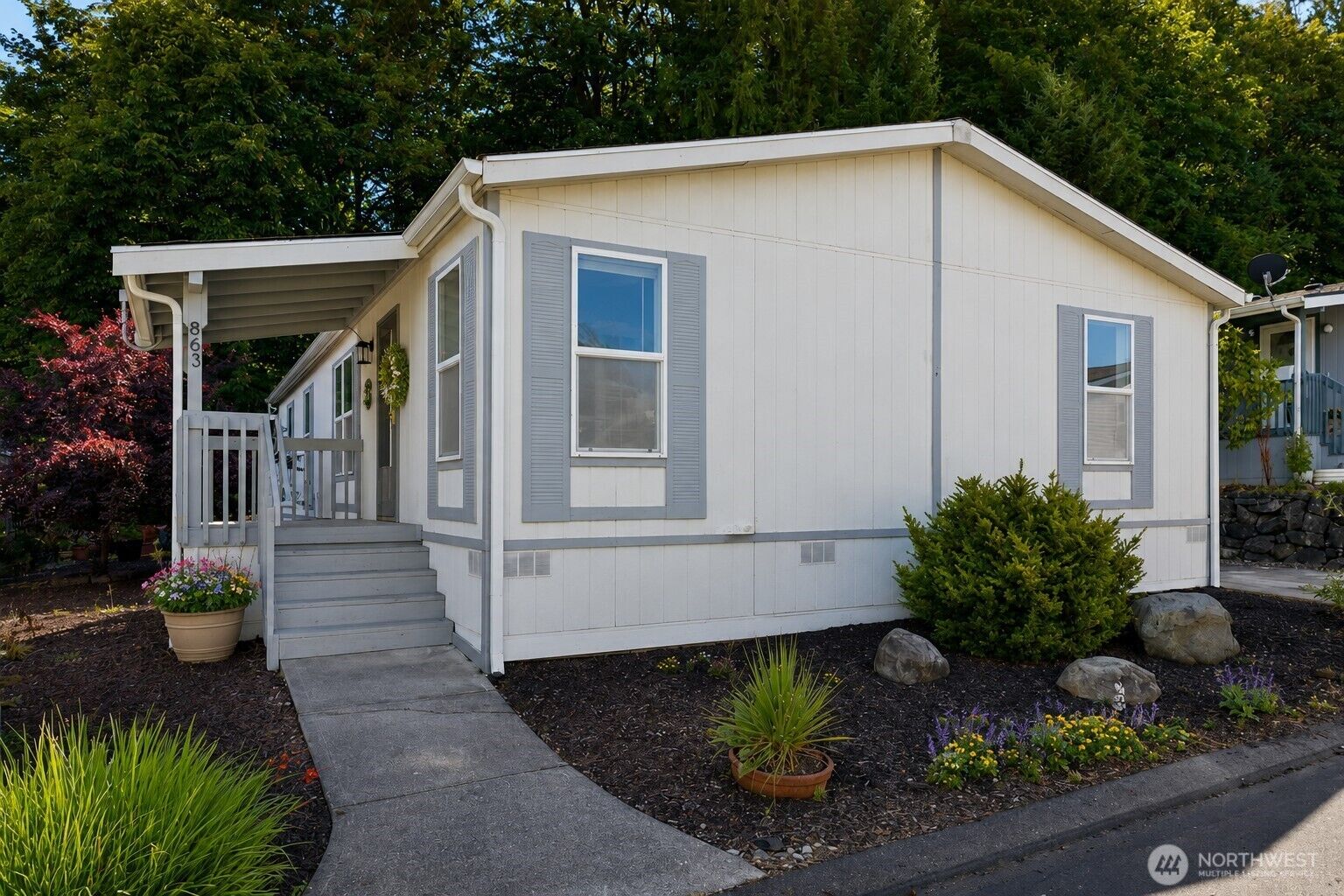 Property Photo: 863 NE Saturn Lane 174 WA 98311
