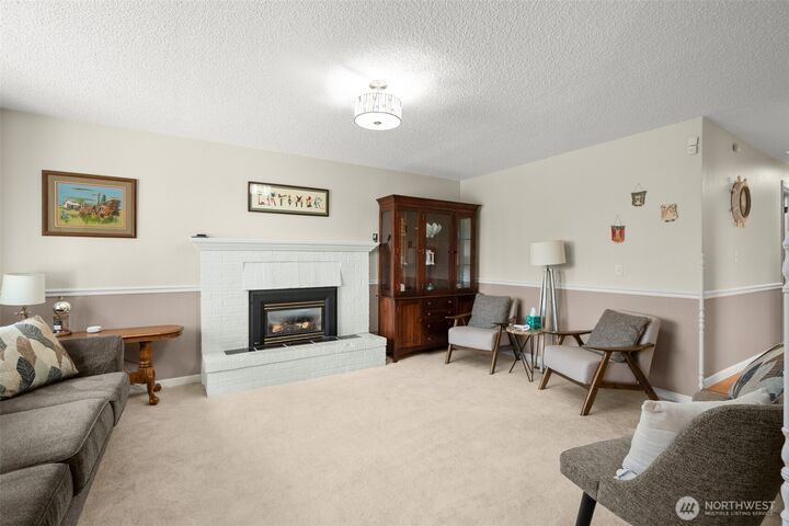 Property Photo:  7409  207th Avenue E  WA 98391 