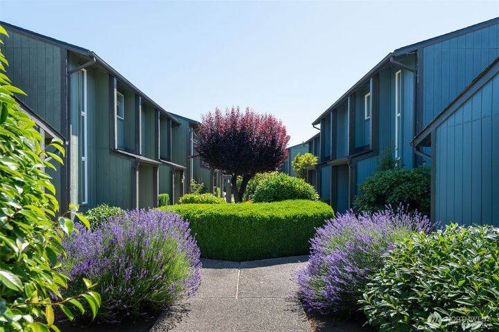 Property Photo: 1801 M Street NE 1807 WA 98002