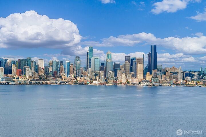 Property Photo: 1221 Harbor Avenue SW 402-3 WA 98116