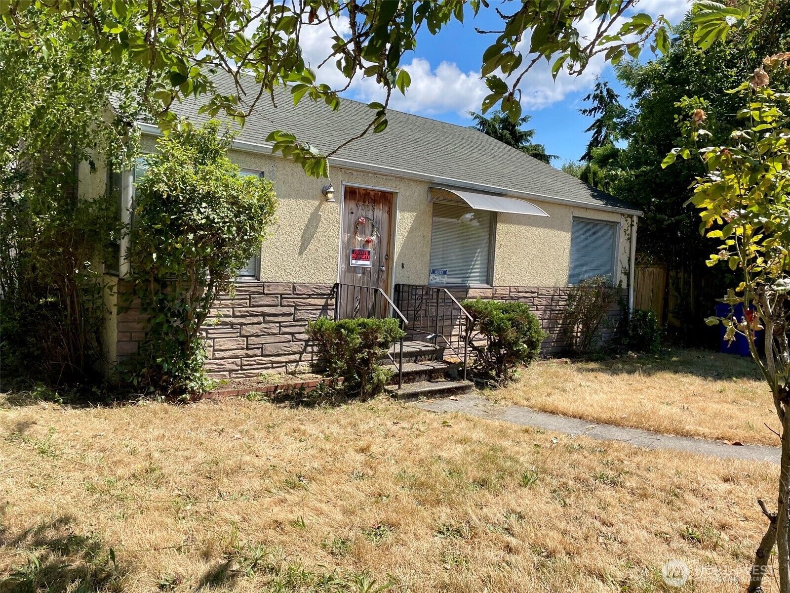 Property Photo: 9058 Wallingford Avenue N WA 98103