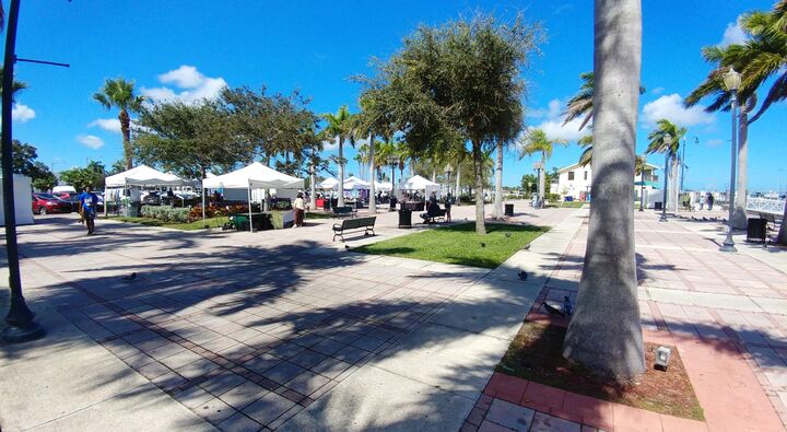 Property Photo:  423 N 19th N Street  FL 34950 