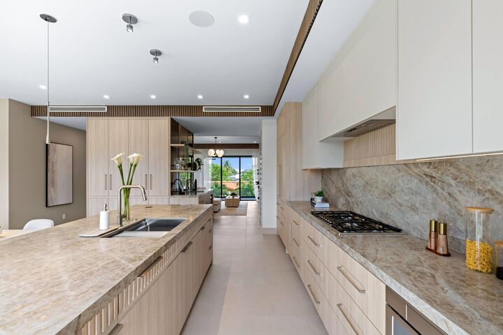 Property Photo: 3099 Banyan Road B FL 33432