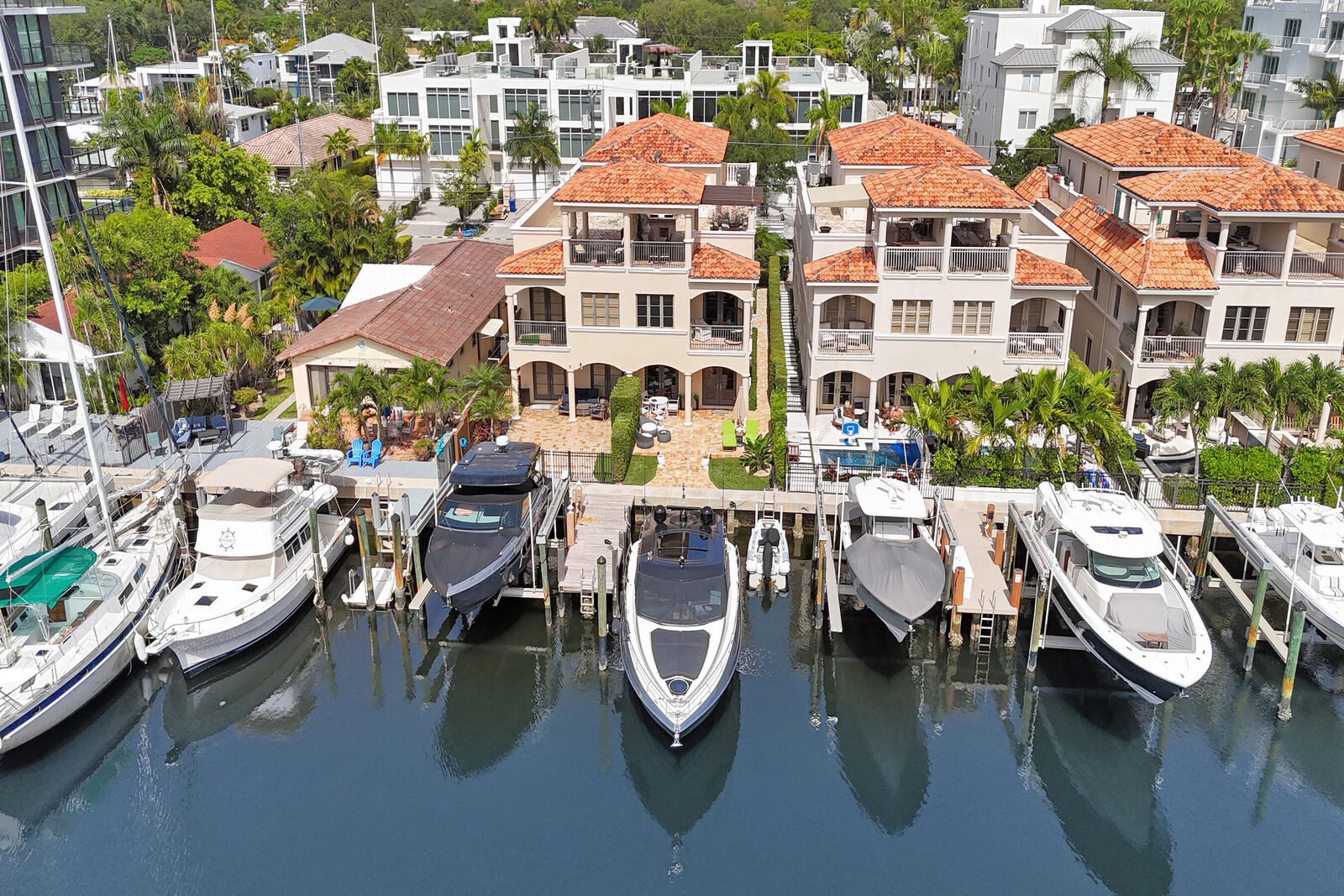 Property Photo: 210 Hendricks Isle FL 33301