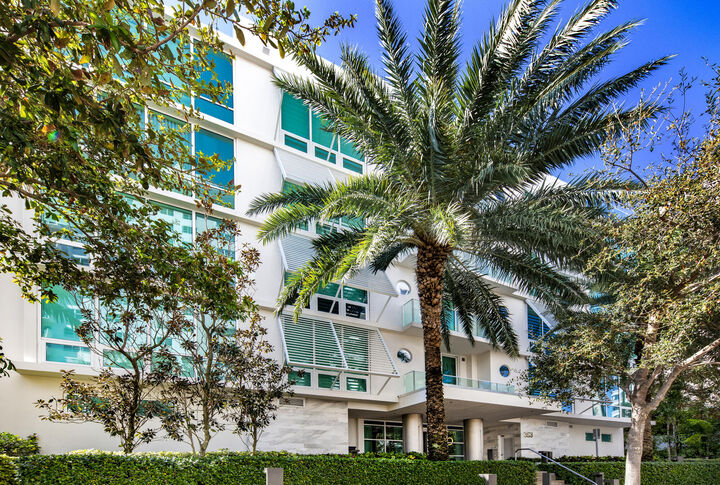 Property Photo: 353 Sunset Drive 202 FL 33301