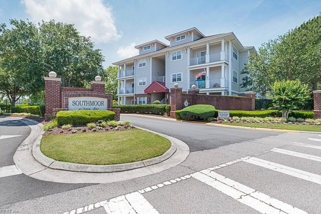 Property Photo: 5300 Warminster Dr 105 VA 23455