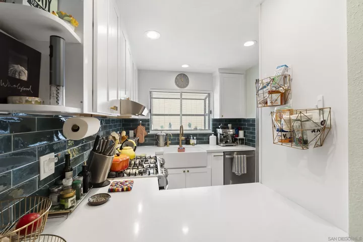 Property Photo:  3985 Wabaska Dr 15  CA 92107 