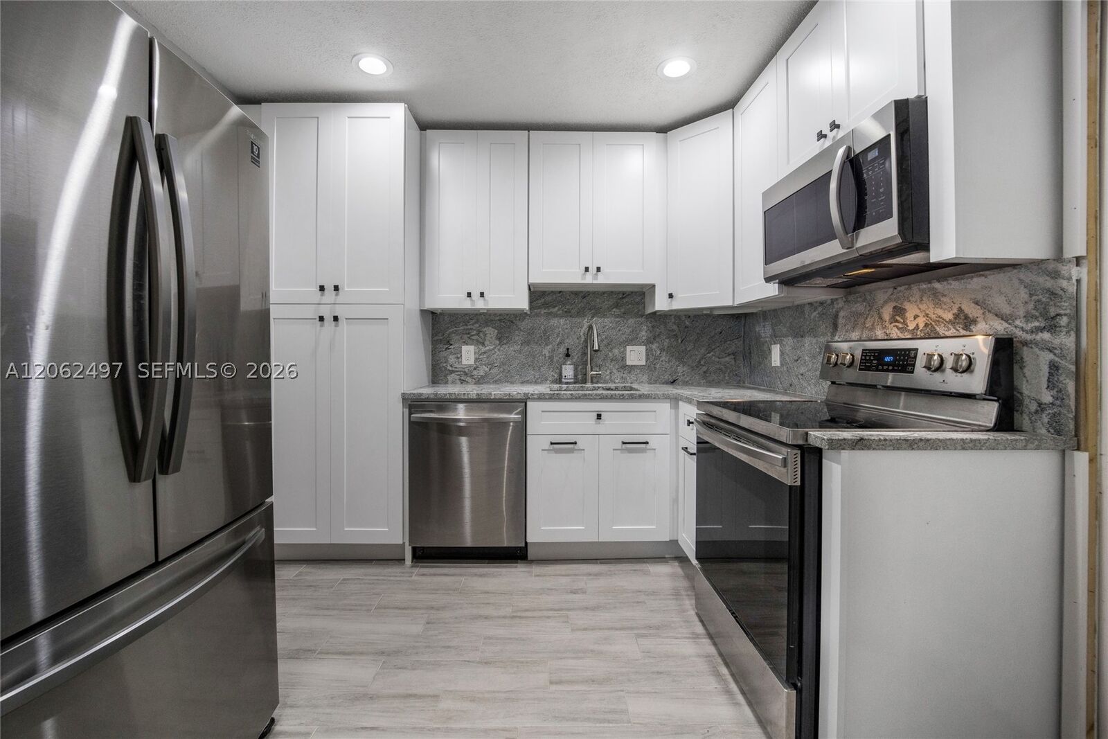 Property Photo: 15391 S Dixie Hwy 61 FL 33157