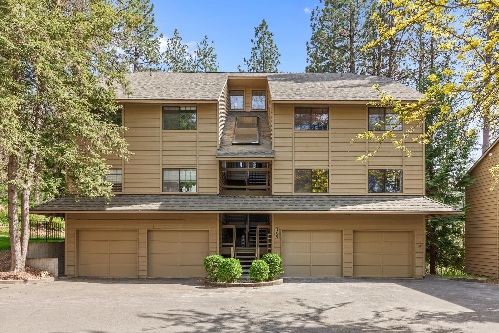 Property Photo:  109 S Neyland Ave 3  WA 99019 