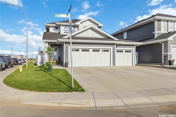 Property Photo:  358 Stilling Manor  SK S7V 0Y8 