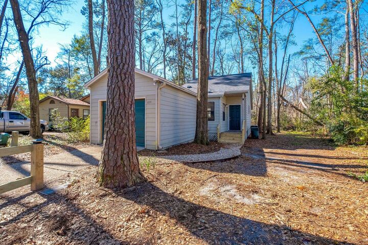 Property Photo:  1691 Silverwood Drive  FL 32301 