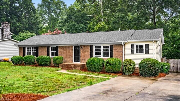 Property Photo: 5007 Shoreline Drive NC 27410