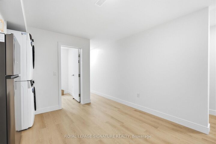 Property Photo: 53 Bishop Avenue 1A ON M2M 1Z4