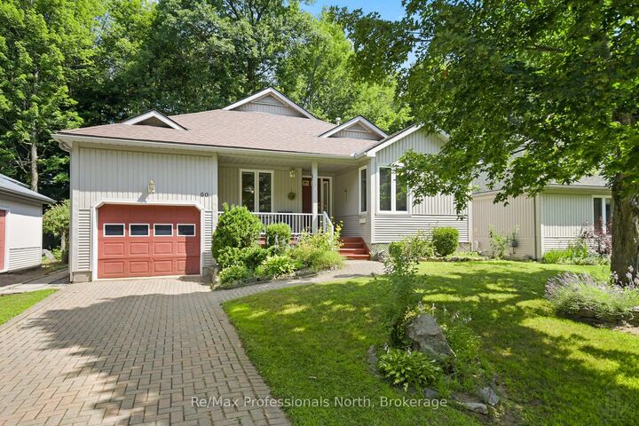 60 Pineridge Gate — photo 1