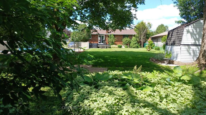 Property Photo:  2293 Victoria Street  ON L9S 1J9 