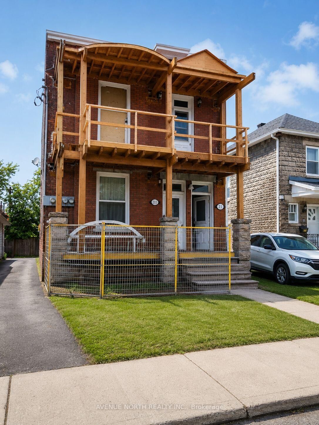 Property Photo: 217 Bruyere Street 2 ON K1N 5E4