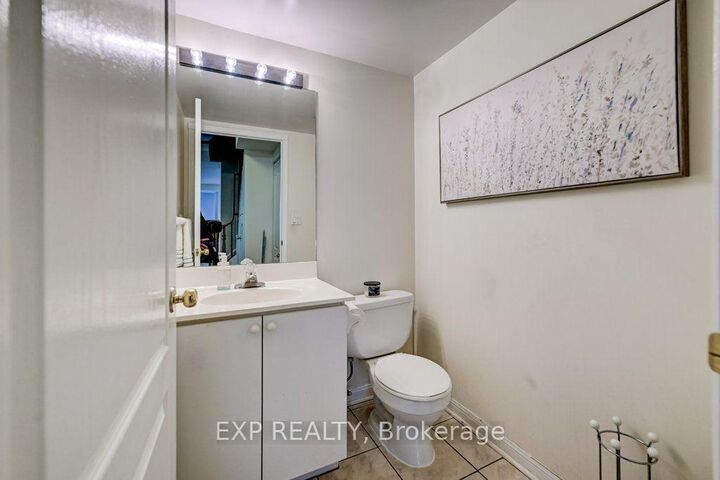 Property Photo: 28 Sommerset Way 1716 ON M2N 6W7