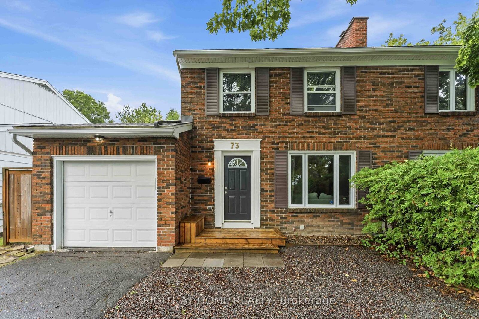 Property Photo:  73 Hobart Crescent  ON K2H 5S3 