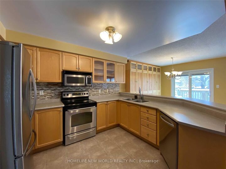 Property Photo:  39 Brightsview Drive  ON L4E 3Z1 