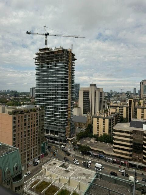 Property Photo:  238 Simcoe Street 1802  ON M5T 0E2 