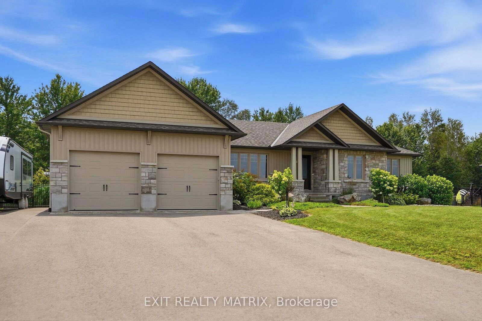 Property Photo: 248 Des Violettes Street ON K0A 2A0