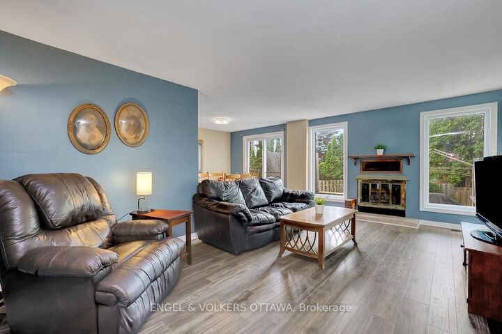 Property Photo:  1844 Prestwick Drive  ON K1E 2T3 