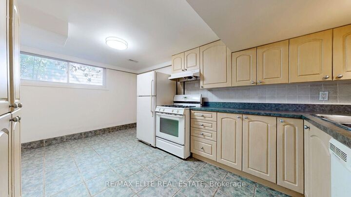 Property Photo:  177 Maple Avenue Back  ON L4C 2J2 