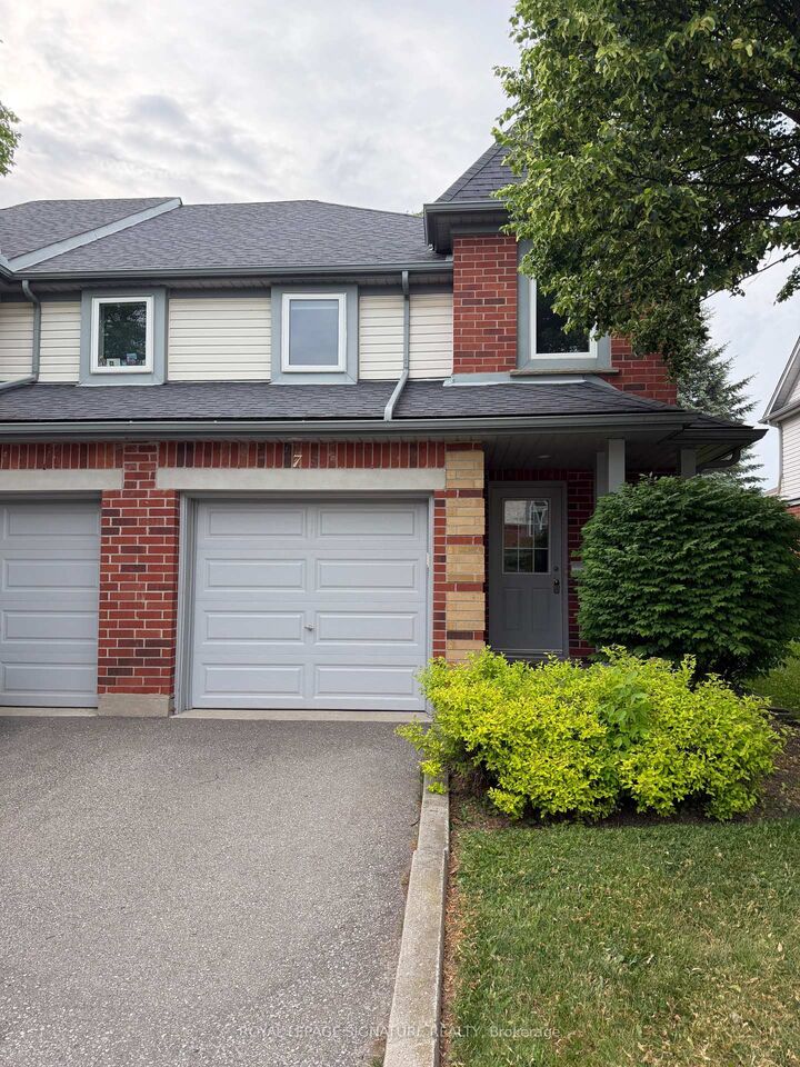 Property Photo:  920 Edinburgh Road S 7  ON N1G 5C6 