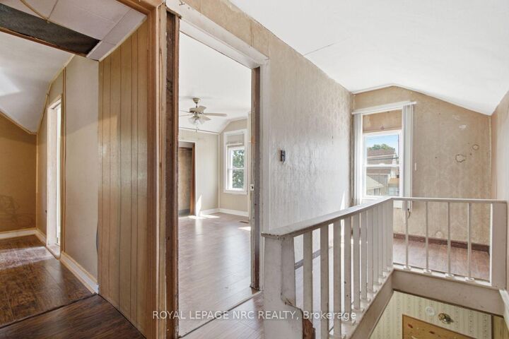 Property Photo:  