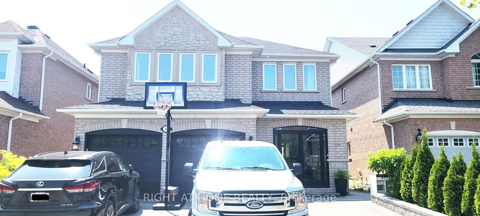 Property Photo:  46 Danpatrick Drive  ON L4S 2S7 