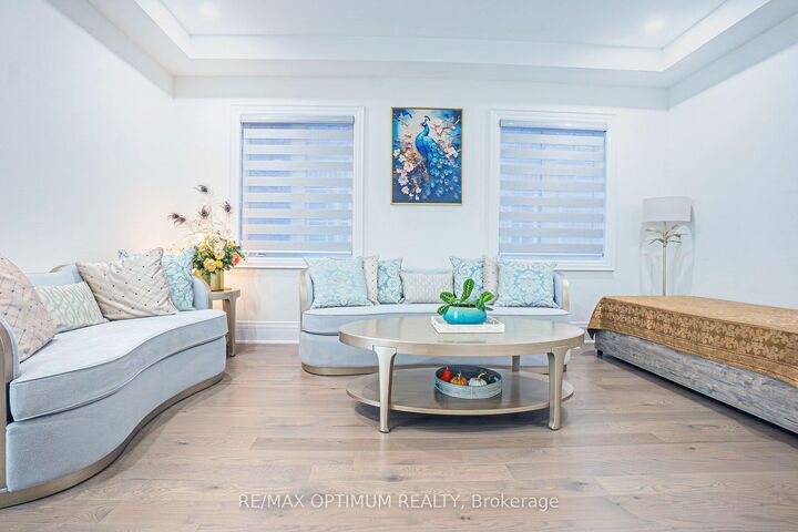 Property Photo: 53 Kinburn Crescent ON L3L 0E9