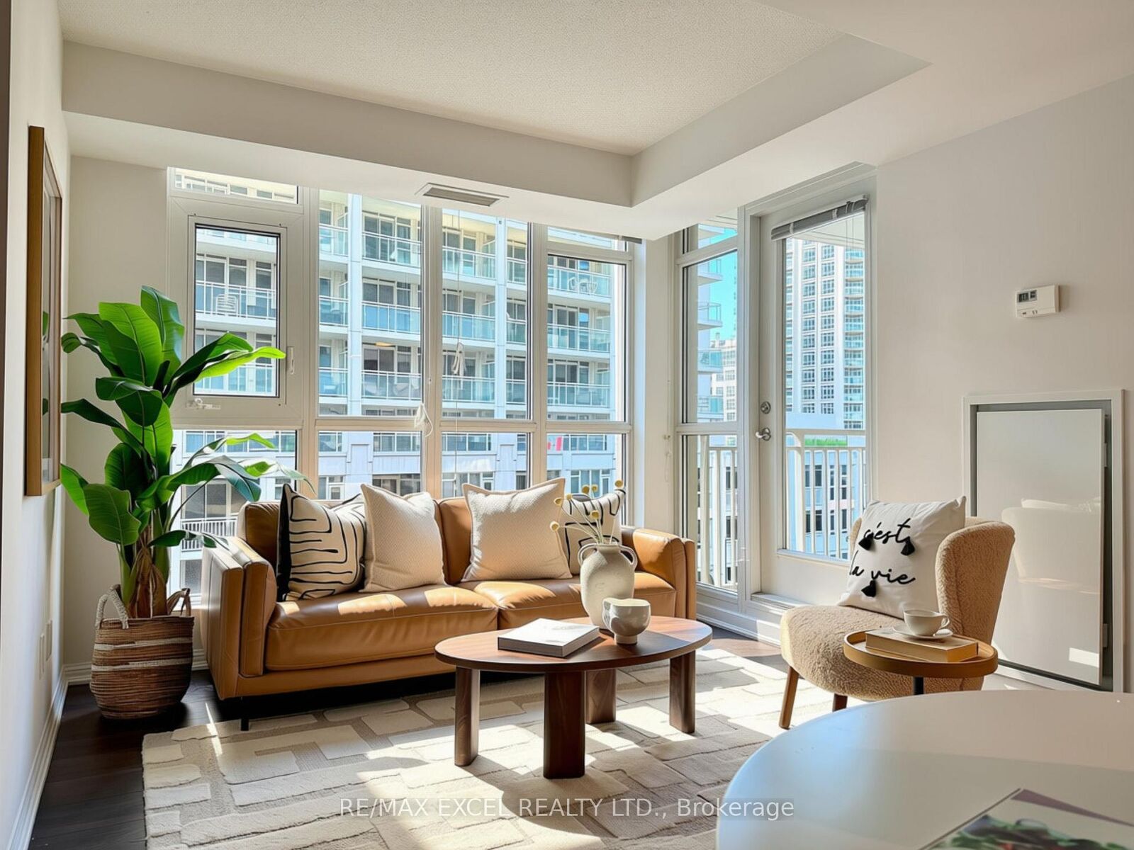 Property Photo: 35 Bastion Street 720 ON M5V 0C2
