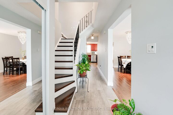 Property Photo:  1 Harrison Court  ON L1N 6E2 