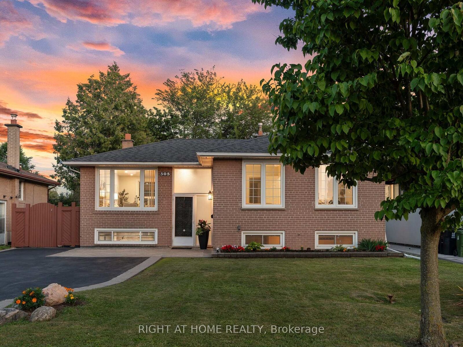 Property Photo:  305 Pleasant Avenue  ON M2R 2R2 